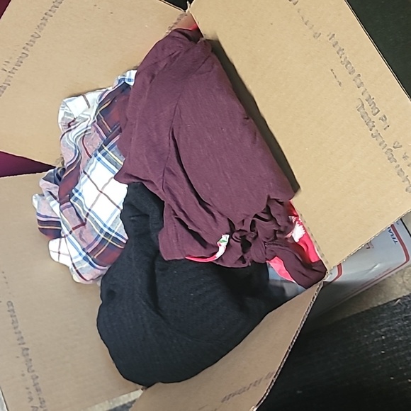 WOMENS (RESELLER) MYSTERY BOX - Picture 3 of 3